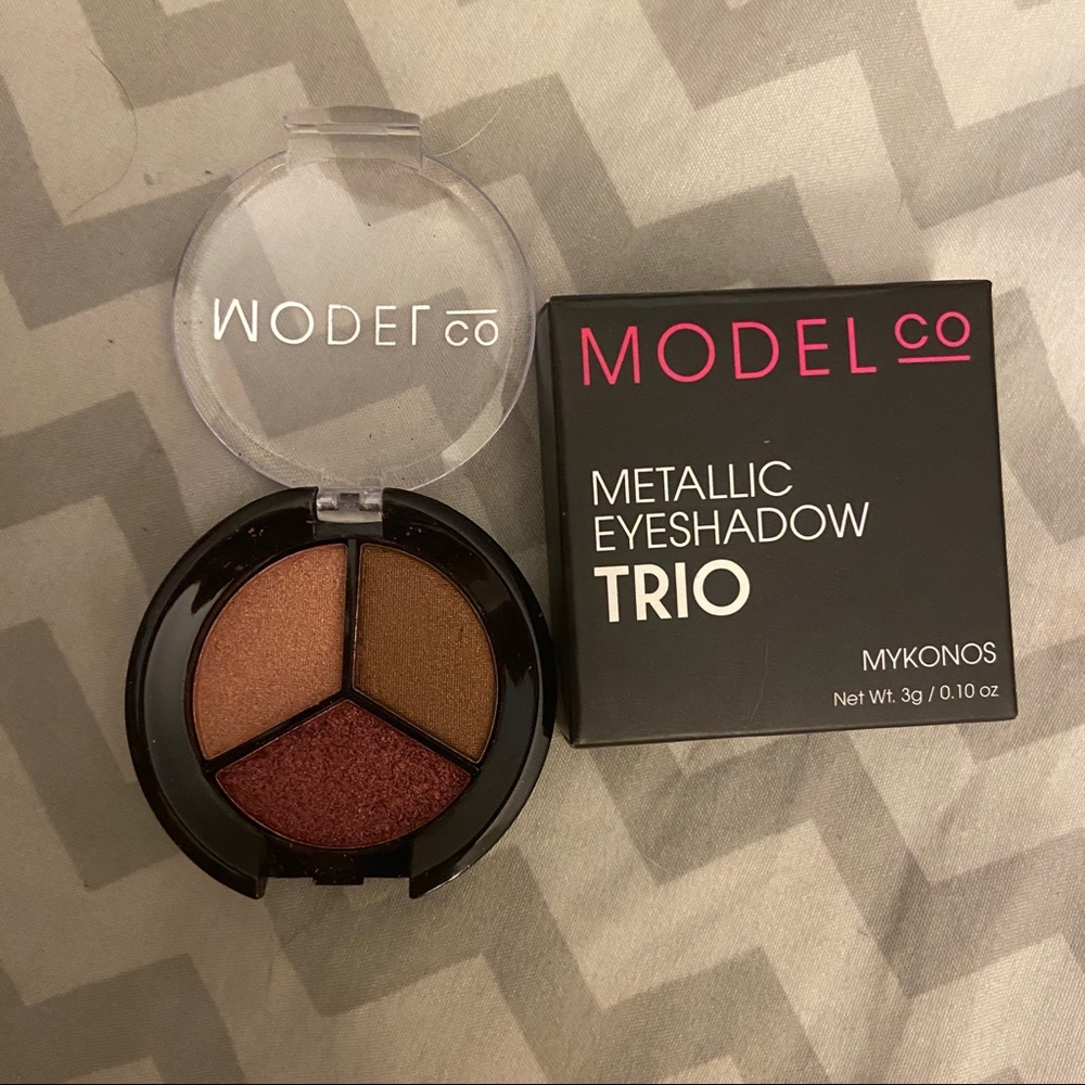 Model Co Bundle - Picture 8 of 16